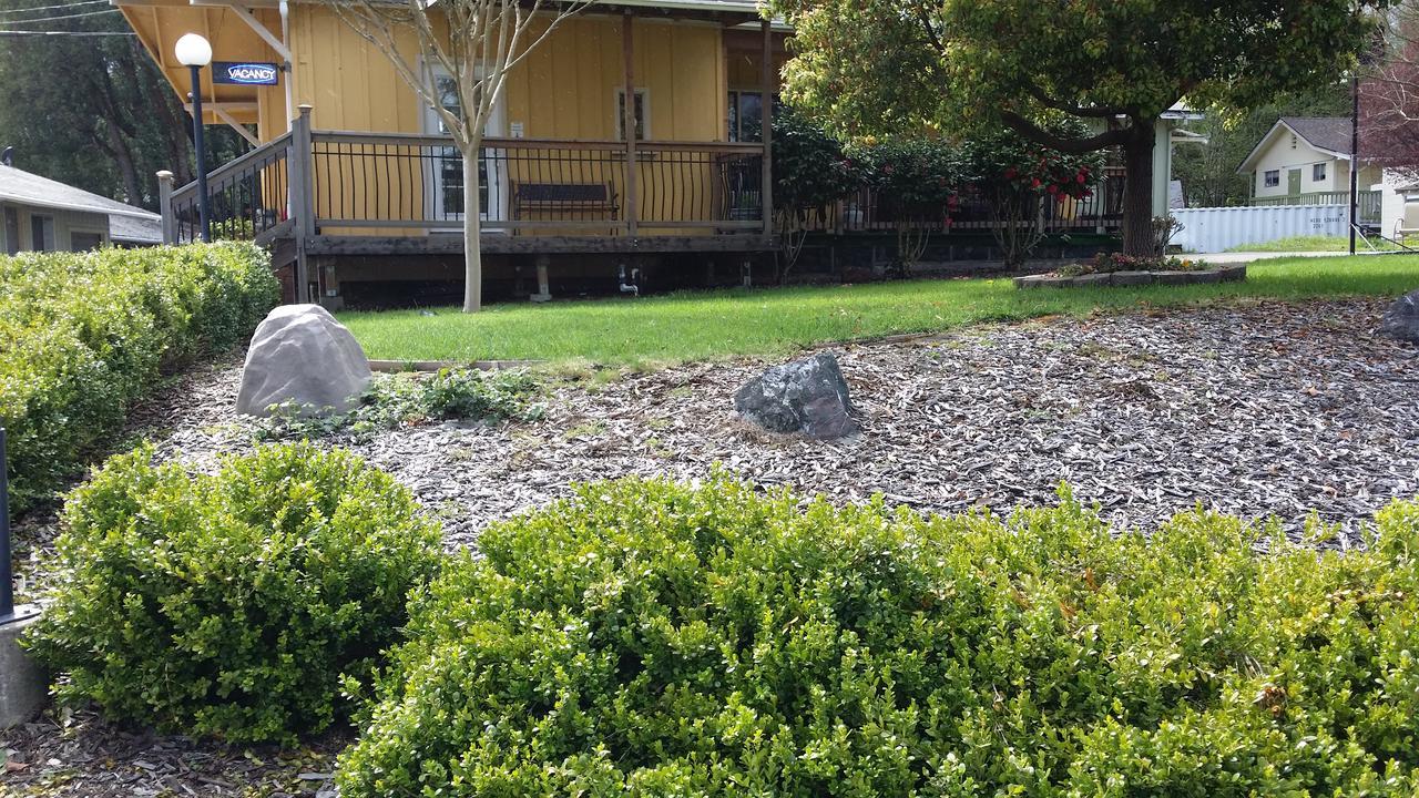Redwood Inn Willits Exterior foto